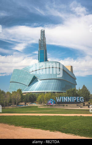 Das Canadian Museum for Human Rights an den Gabelungen in Winnipeg, Manitoba, Kanada. Stockfoto