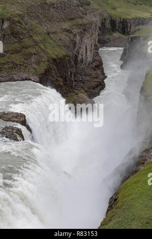 Gullfoss Wasserfall, Absturz in die Schlucht des Flusses Hvítá Stockfoto