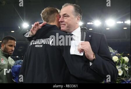 Firo Fußball, 11.12.2018 Champions League FC Schalke 04 - Lokomotive Moskau 1:0, Benedikt Howedes, Clemens Tonnies Genehmigung | Verwendung weltweit Stockfoto