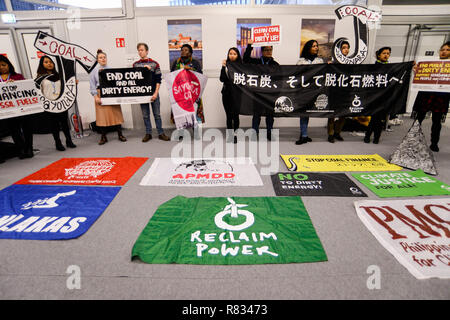 Katowice, Polen. 12 Dez, 2018. Aktivisten sind gesehen Inszenierung ein Protest während der COP 24 UN-Klimakonferenz 2018. Credit: Omar Marques/SOPA Images/ZUMA Draht/Alamy leben Nachrichten Stockfoto