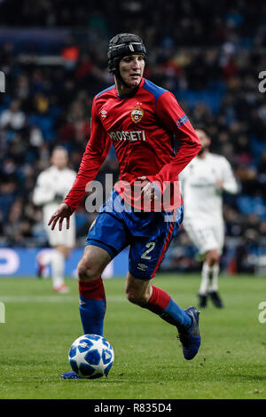 Santiago Bernabeu, Madrid, Spanien. 12 Dez, 2018. UEFA Champions League Real Madrid gegen CSKA Moskau; Mario Fernandes (CSK) in Aktion: Aktion plus Sport/Alamy leben Nachrichten Stockfoto