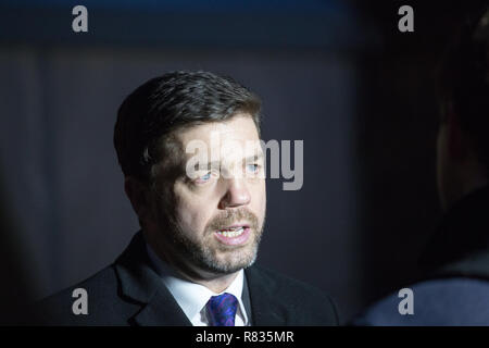 London, Großbritannien. 12. Dezember, 2018. Stephen Crab spricht mit den Medien auf College Green Credit: George Cracknell Wright/Alamy leben Nachrichten Stockfoto