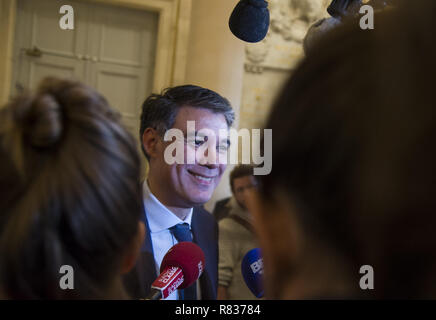 Paris, Ile de France, Frankreich. 12 Dez, 2018. Olivier Faure erster Sekretär der Sozialistischen beobachtet, als er in den Medien, auf einer Tagung der Fragen zur Regierung in der Nationalversammlung. Credit: Thierry Le Fouille/SOPA Images/ZUMA Draht/Alamy leben Nachrichten Stockfoto