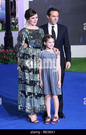London, Großbritannien. 12. Dezember 2018. Emily Mortimer, Alessandro Nivola, Mai um Nivola, Mary Poppins zurück Europäische Premiere, die Royal Albert Hall, Kensington Gore, London, UK, 12. Dezember 2018, Foto von Richard Goldschmidt Credit: Rich Gold/Alamy leben Nachrichten Stockfoto