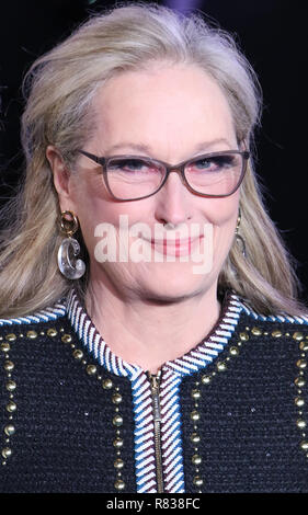 London, Großbritannien. 12. Dezember 2018. Meryl Streep, Mary Poppins zurück Europäische Premiere, die Royal Albert Hall, Kensington Gore, London, UK, 12. Dezember 2018, Foto von Richard Goldschmidt Credit: Rich Gold/Alamy leben Nachrichten Stockfoto