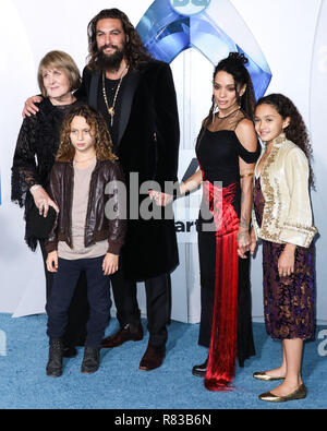 Los Angeles, USA. 12 Dec 2018, Coni Momoa, Jason Momoa, Nakoa-Wolf Manakauapo Namakaeha Momoa, Lisa Bonet und Lola Iolani Momoa kommen an der Los Angeles Premiere von Warner Bros. Pictures' "aquaman" an der TCL Chinese Theater IMAX am Dezember 12, 2018 in Hollywood, Los Angeles, Kalifornien, Vereinigte Staaten. (Foto von David Acosta/Image Press Agency) Quelle: Bild Presse Agentur/Alamy leben Nachrichten Stockfoto