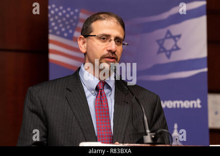 Washington DC, USA. 12. Dezember 2018. Daniel Shapiro (Dan Shapiro), ehemaliger Botschafter der Vereinigten Staaten in Israel, an der Amerikanischen zionistischen Bewegung/AZM Washington Forum: Erneuerung der Überparteilichen Engagement mit Israel und den Zionismus in der Capitol Visitor Center in Washington, DC am 12. Dezember 2018. Quelle: Michael Brochstein/Alamy leben Nachrichten Stockfoto