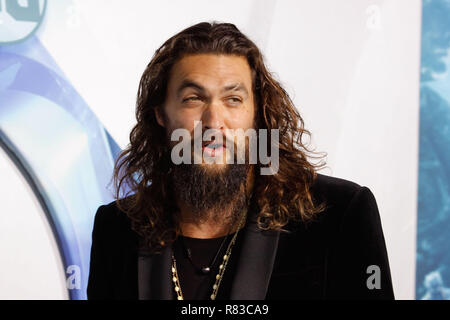 Los Angeles, USA. 12. Dezember 2018. Jason Momoa bei der Premiere von Warner Bros "aquaman" an der TCL Chinese Theatre in Hollywood, CA, 12. Dezember 2018 statt. Foto von Joseph Martinez/PictureLux Credit: PictureLux/Hollywood Archiv/Alamy leben Nachrichten Stockfoto