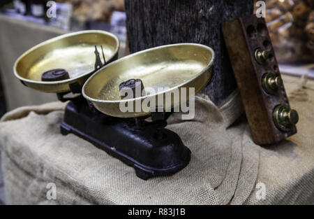 Alte Waage, Details/Werkzeug für das Wiegen von Essen Stockfoto