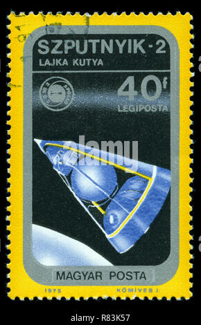 Briefmarke aus Ungarn im Airpost. Raumfahrzeuge und Apollo Sojus Emblem Serie 1975 ausgestellt Stockfoto
