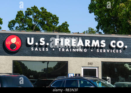 August 14, Sunnyvale 2018/CA/USA - US-Waffen CO. lokale Gun Shop bietet eine umfassende Palette von Gun Verwandte Dienstleistungen in South San Francisco b Stockfoto