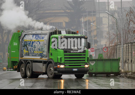 Mailand (Italien), Tankstelle für die Flotte der Müllabfuhr Methan Gas angetrieben von Amsa (Mailand Unternehmen für Umweltdienstleistungen) Stockfoto