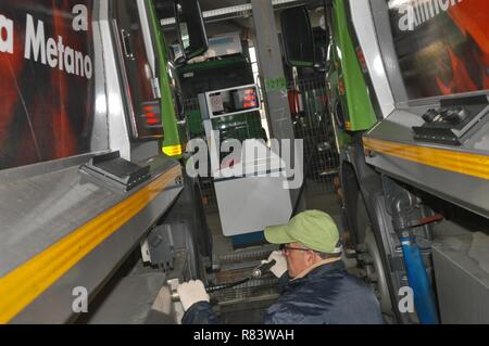 Mailand (Italien), Tankstelle für die Flotte der Müllabfuhr Methan Gas angetrieben von Amsa (Mailand Unternehmen für Umweltdienstleistungen) Stockfoto