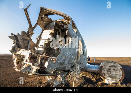 Die berühmten Flugzeug Wrack DC-3 nach Sonnenaufgang in Island Stockfoto