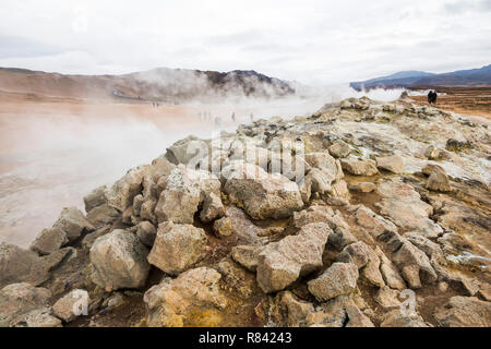 Hverir Landschaft an warmen geothermischen Aktivitäten, Island Stockfoto