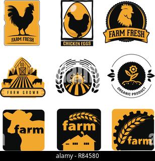Satz von klassischen und modernen Bauernhof logo Etiketten mit Huhn, Eier und Kühe Stock Vektor