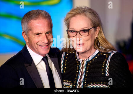 Marc Platt und Meryl Streep an die Europäische Erstaufführung von Mary Poppins kehrt in der Royal Albert Hall in London. PRESS ASSOCIATION Foto. Bild Datum: Mittwoch, den 12. Dezember 2018. Siehe PA Geschichte showbiz Poppins. Photo Credit: Matt Crossick/PA-Kabel Stockfoto