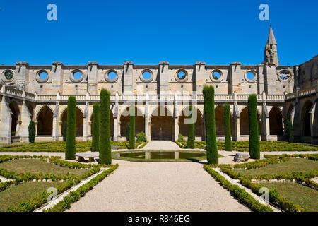 Kreuzgang der Abtei Royaumont, in der Nähe von Asnières-sur-Oise in Val-d'Oise, Frankreich Stockfoto