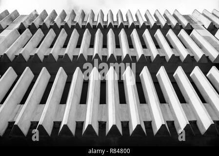 Abstrakte Architektur minimale konkrete äußere in Schwarz und Weiß Stockfoto