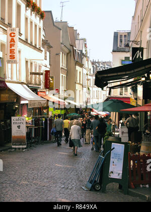 Rue Mouffetard: Fußgängerzone Markt in der Nähe Square Vermenouze, Latin, Paris, Frankreich Stockfoto