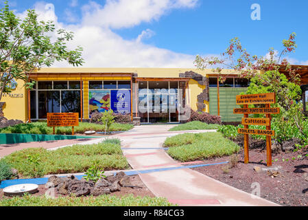 GALAPAGOS, Ecuador, 29. November 2018: Die Charles Darwin Research Station. Die Station wurde 1959 gegründet, der unter der Schirmherrschaft der UNESCO und die World Conservation Union Stockfoto