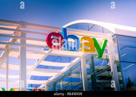 San Jose, Kalifornien, USA - 21. Mai 2018: eBay's Headquarters Campus, Welcome Center namens Main Street. eBay Inc. ist ein weltweit führendes Unternehmen im e-commerce Stockfoto