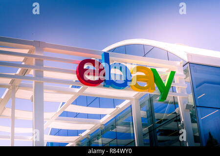 San Jose, Kalifornien, USA - 21. Mai 2018: eBay's Headquarters Campus, Welcome Center namens Main Street. eBay Inc. ist ein weltweit führendes Unternehmen im e-commerce Stockfoto