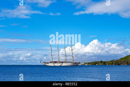 Star Clipper Land auf der Insel Moorea, Französisch Polynesien. Stockfoto