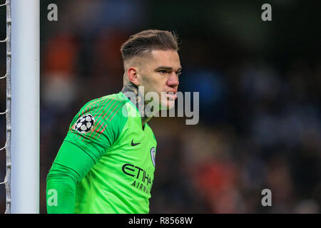 12. Dezember 2018, das Etihad Stadium, Manchester, England; UEFA Champions League, Manchester City v TSG 1899 Hoffenheim; Ederson (31) von Manchester City Credit: Mark Cosgrove/News Bilder Stockfoto