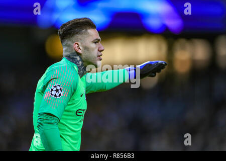 12. Dezember 2018, das Etihad Stadium, Manchester, England; UEFA Champions League, Manchester City v TSG 1899 Hoffenheim; Ederson (31) von Manchester City Credit: Mark Cosgrove/News Bilder Stockfoto