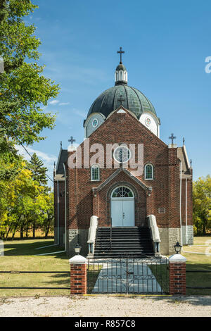 Das Äußere der Heiligen Eucharistie Ukrainische Katholische Kirche, in Oakburn, Manitoba. Stockfoto