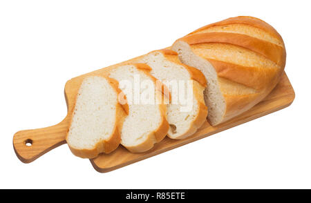 Geschnittenes Brot auf Holz Schneidebrett auf weißem Hintergrund Stockfoto