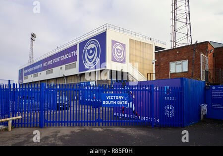 Sieg South Gate bei Fratton Park Fußballplatz in Portsmouth Stockfoto