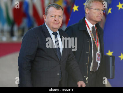 Brüssel, Belgien. 13 Dez, 2018. Der dänische Ministerpräsident Lars Lokke Rasmussen (L) kommt bei einer zweitägigen EU-Gipfels in Brüssel, Belgien, 13. Dez., 2018. Credit: Ihr Pingfan/Xinhua/Alamy leben Nachrichten Stockfoto