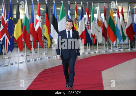 Brüssel, Belgien. 13 Dez, 2018. Der französische Präsident Emmanuel Längestrich kommt an einer zweitägigen EU-Gipfels in Brüssel, Belgien, 13. Dez., 2018. Credit: Ihr Pingfan/Xinhua/Alamy leben Nachrichten Stockfoto