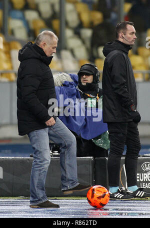 Kiew, Ukraine. 13 Dez, 2018. Jablonec Head Coach Petr Rada reagiert während der UEFA Europa League Gruppe K Fußballspiel zwischen dem FC Dynamo Kiew und FC Jablonec an der NSK Olimpiyskiy in Kiew, Ukraine, 13. Dezember 2018. Credit: anatolii Stepanov/ZUMA Draht/Alamy leben Nachrichten Stockfoto