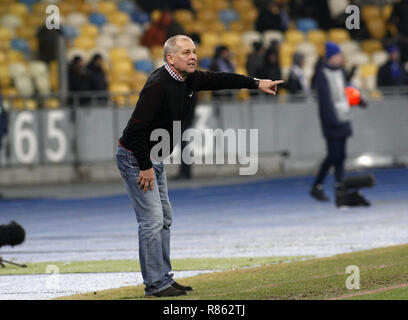 Kiew, Ukraine. 13 Dez, 2018. Jablonec Head Coach Petr Rada reagiert während der UEFA Europa League Gruppe K Fußballspiel zwischen dem FC Dynamo Kiew und FC Jablonec an der NSK Olimpiyskiy in Kiew, Ukraine, 13. Dezember 2018. Credit: anatolii Stepanov/ZUMA Draht/Alamy leben Nachrichten Stockfoto