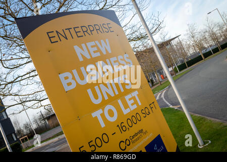 Ein Zeichen Werbung neue Geschäftsfelder im Cambridge Research Park Edinburgh Cambridgeshire UK bu Enterprise zu lassen. Stockfoto