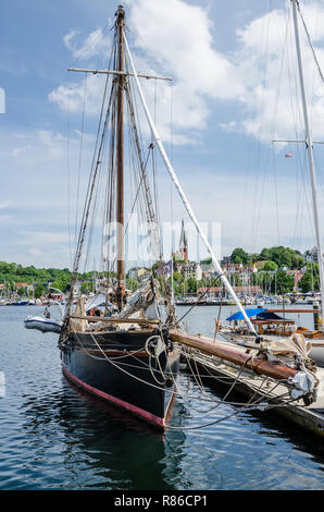 Zahlreiche Attraktionen machen Flensburg ein beliebter Ort für Touristen. Flensburg ist die wirtschaftliche, kulturelle und touristische Zentrum der Region. Stockfoto