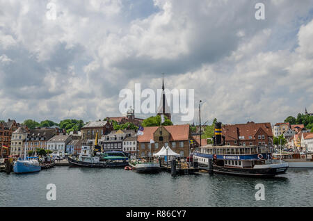 Zahlreiche Attraktionen machen Flensburg ein beliebter Ort für Touristen. Flensburg ist die wirtschaftliche, kulturelle und touristische Zentrum der Region. Stockfoto