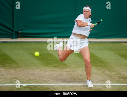 Jelena Ostapenko Lettlands in Aktion während der Wimbledon Championships 2018 Stockfoto