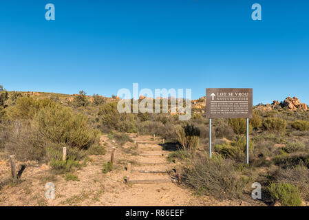 DWARSRIVIER, SÜDAFRIKA, 24. AUGUST 2018: Start der Lose Frau Wanderweg am Dwarsrivier in der cederberg Mountains Stockfoto