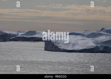 Grönland Disko Bucht: Landschaft mit Eisbergen Stockfoto