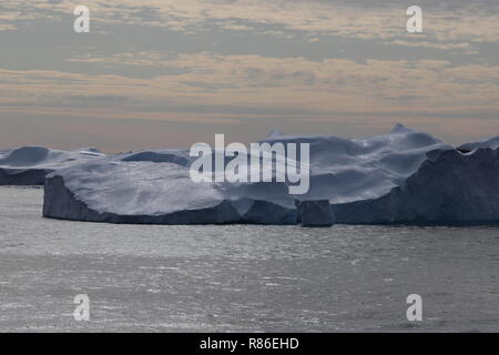 Grönland Disko Bucht: Landschaft mit Eisbergen Stockfoto