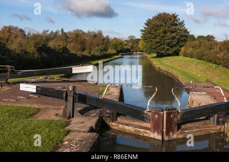 Hillmorton top Lock, Oxford Canal Nord, Warwickshire, England, UK: Offiziell die verkehrsreichste Schlösser auf dem englischen Kanal System (WOP) Stockfoto