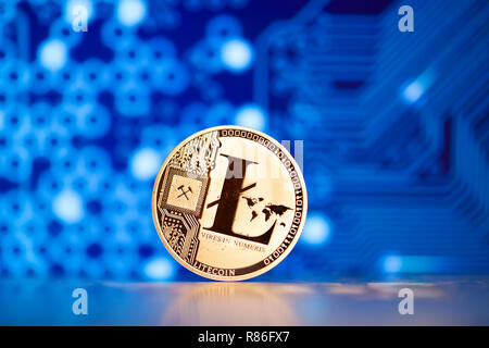 Litecoin auf blauem Hintergrund cryptocurrency Konzept Stockfoto