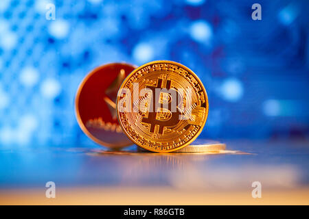 Cryptocurrencies Konzept - bitcoin, litecoin, des Astraleums Stockfoto
