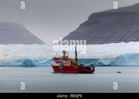 RRS Ernest Shackleton in der Nordwestpassage 2016 Stockfoto