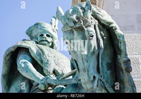 Eine der sieben magyarischen Häuptlinge Denkmal in Helden Platz, Budapest, Ungarn Stockfoto