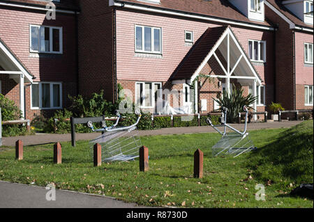 Verlassene Einkaufswagen in der afflent Hampshire Stadt Skegness Stockfoto